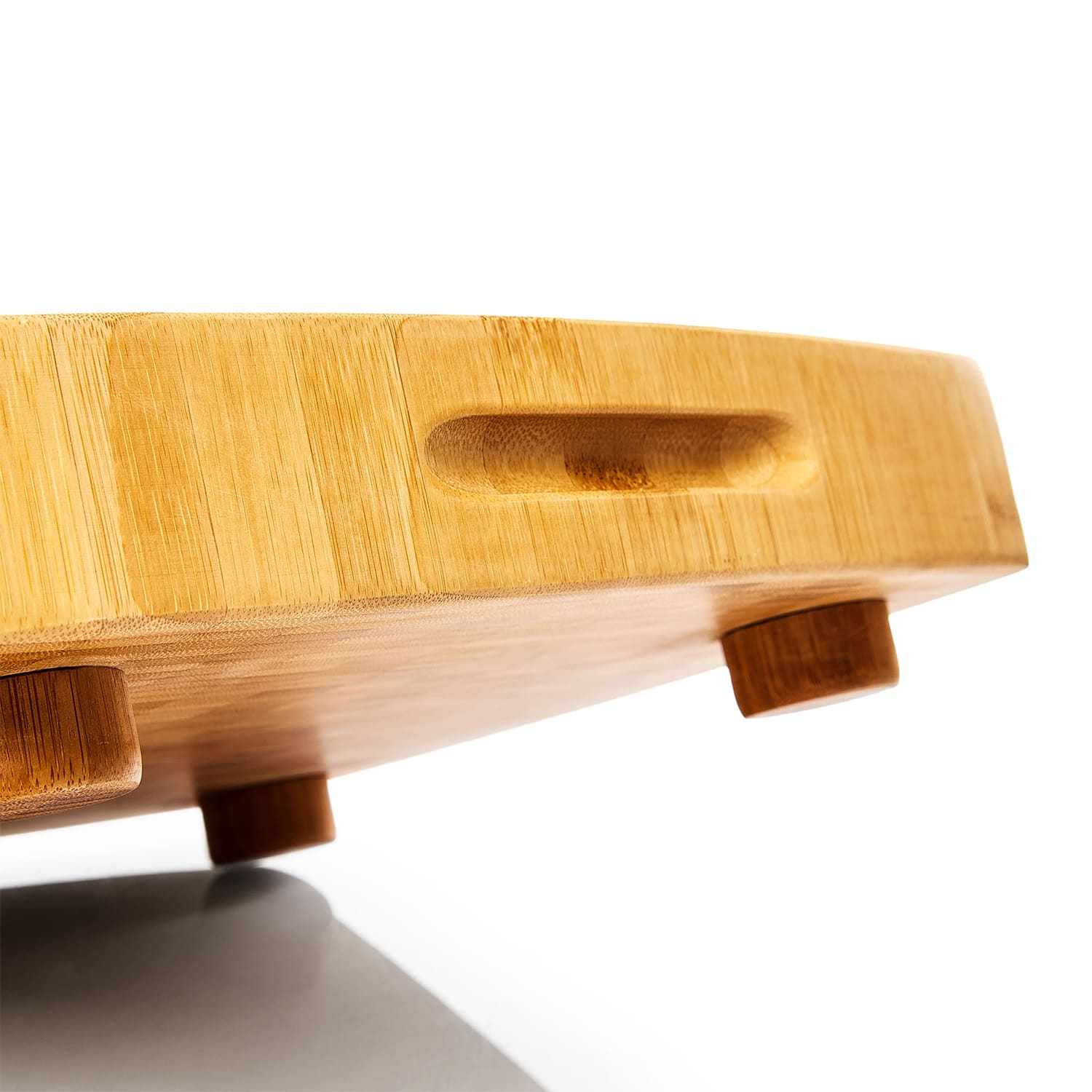 Klarstein Bambusová doska na sekanie, 30 × 6,8 × 30 cm (Š × V × H), nožičky, rukoväť, jednoduchá údržba – Obrázok 4